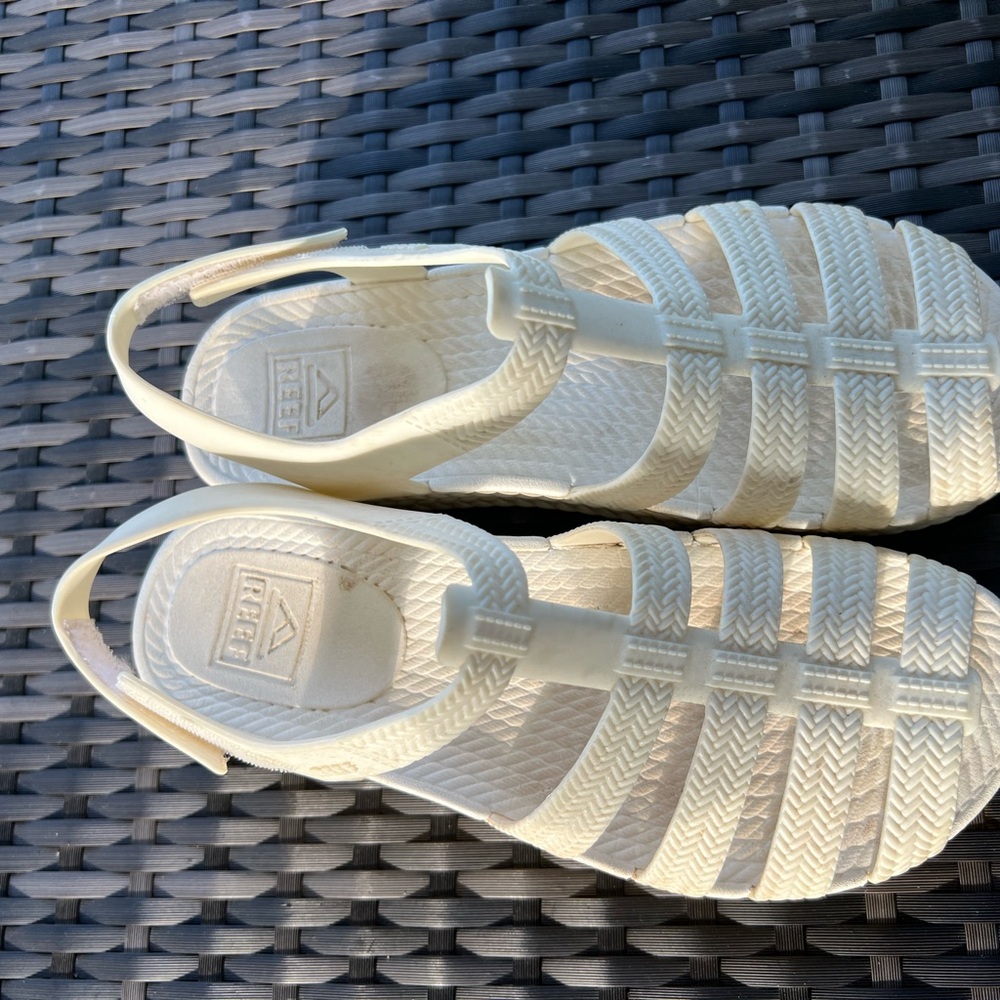 Reef Women's white Strappy Sandals - Picture 2 of 6